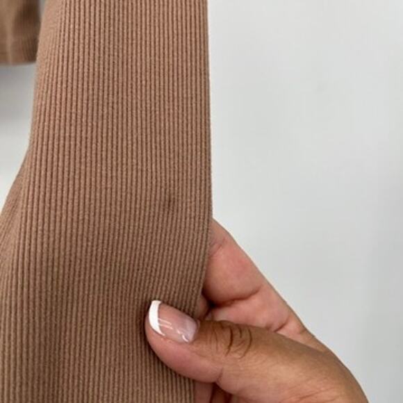 Meshki Caroline Long Sleeve Ribbed Fitted Cropped Top Women's XL Brown Neutral - Picture 6 of 7